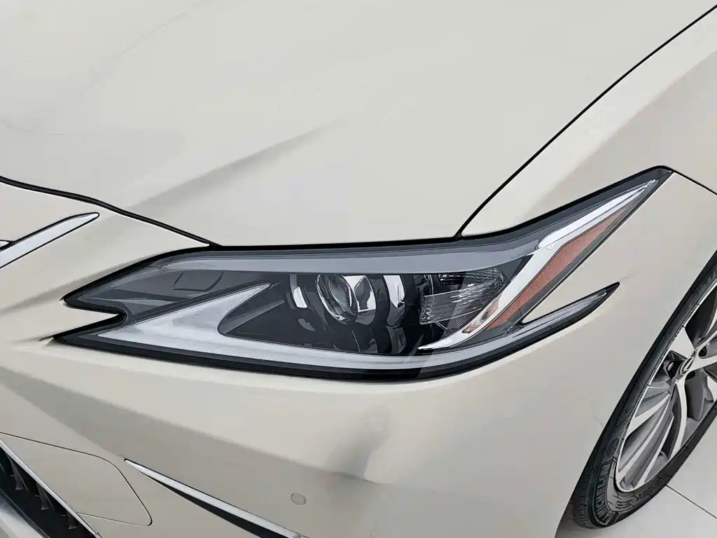 Lexus ES — миниатюра 14
