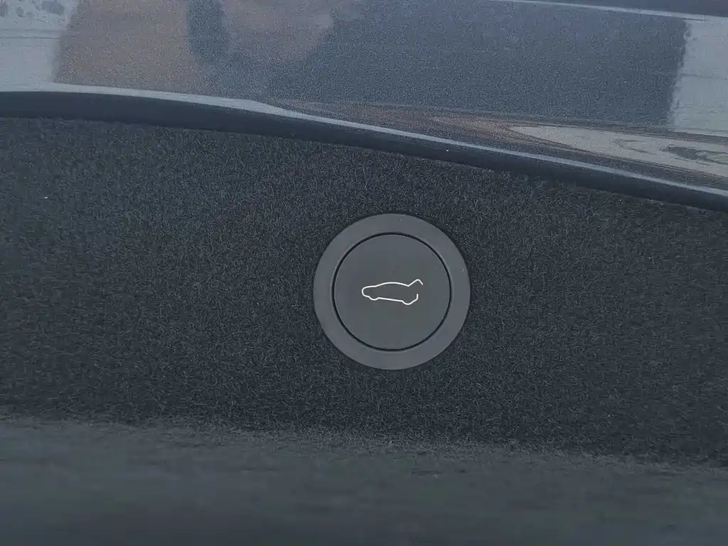 Tesla Model 3 — миниатюра 26
