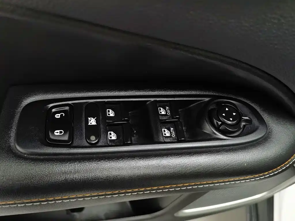 Jeep Compass — миниатюра 9