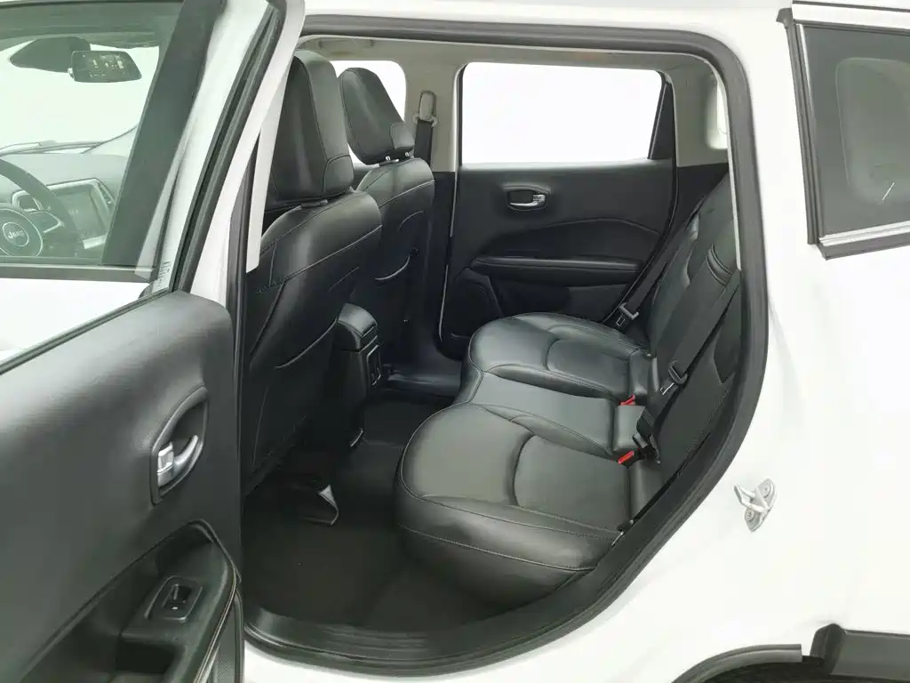 Jeep Compass — миниатюра 15