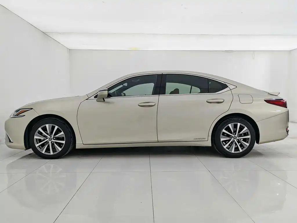 Lexus ES — миниатюра 8