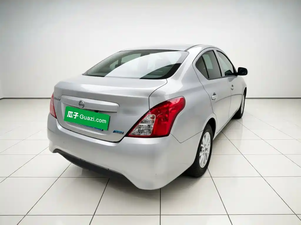 Nissan Sunny — миниатюра 6