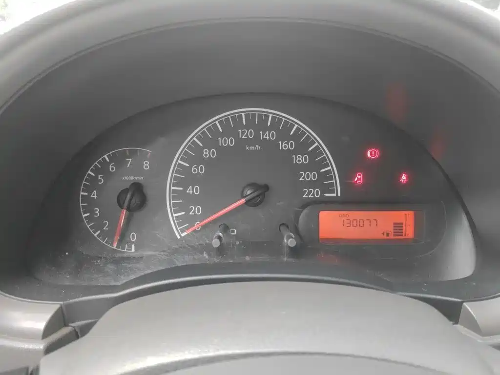 Nissan Sunny — миниатюра 12