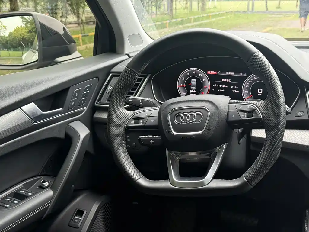 Audi Q5L — миниатюра 15