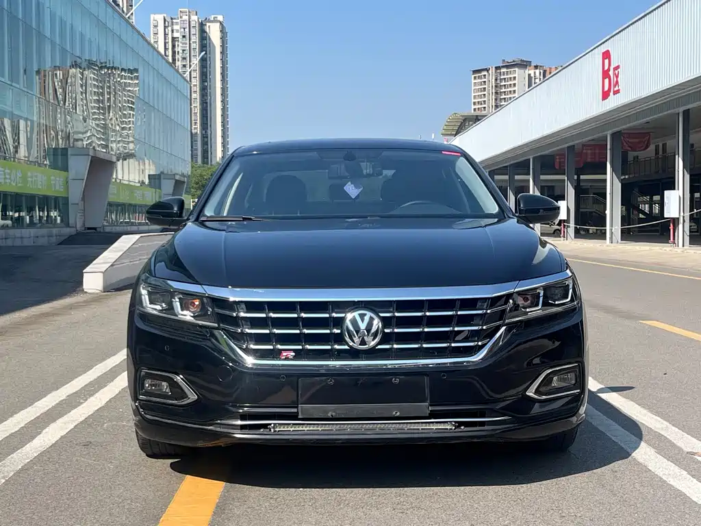 Volkswagen Passat 2019 330TSI Elite VI