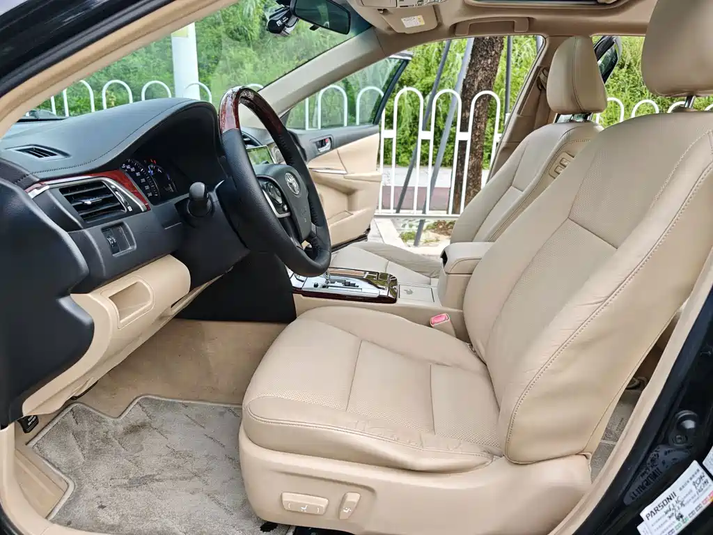 Toyota Camry — миниатюра 10