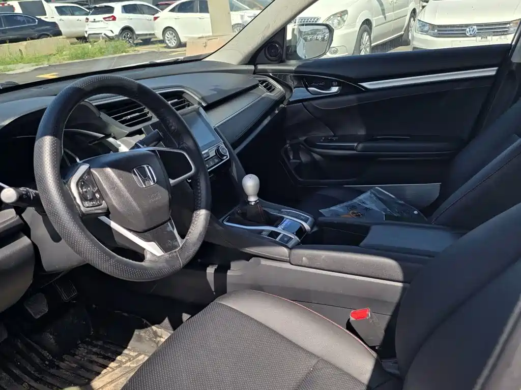 Honda Civic — миниатюра 13