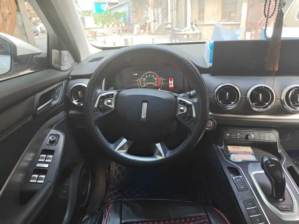 Wey Wey VV6 — миниатюра 3