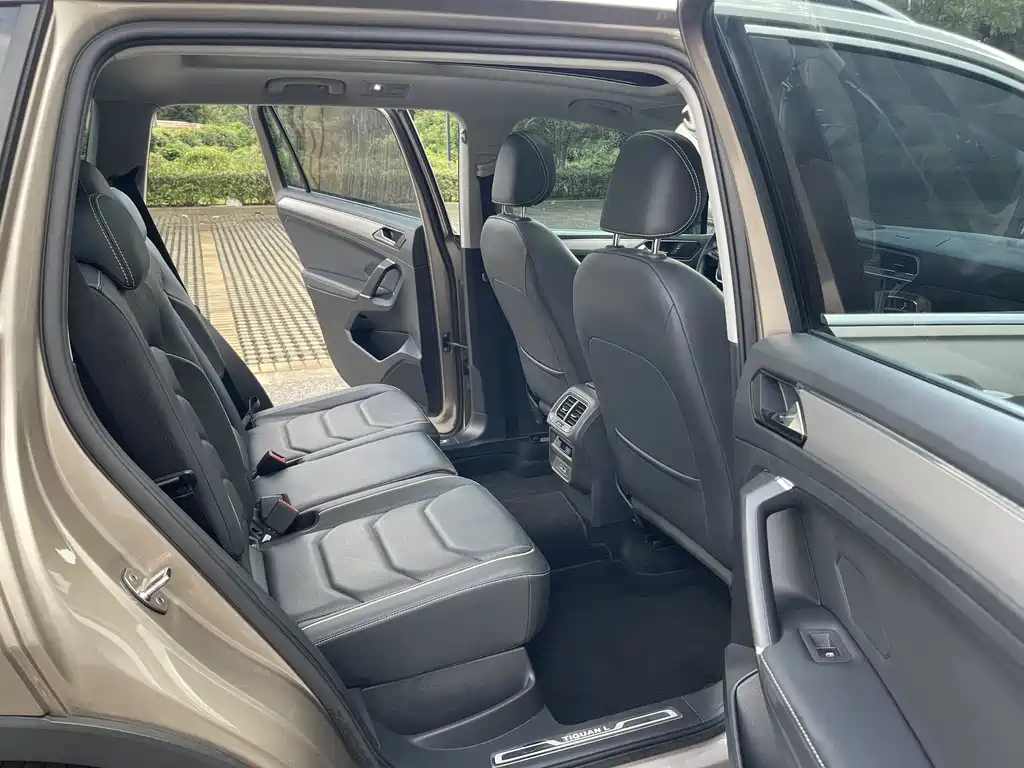 Volkswagen Tiguan L — миниатюра 14