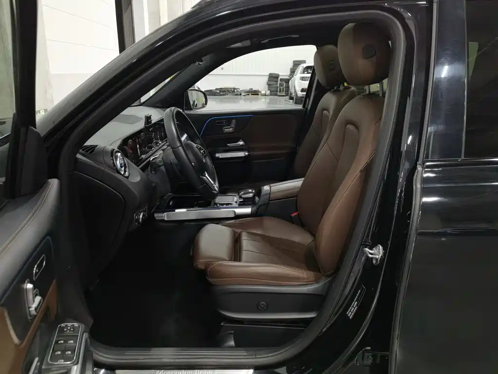 Mercedes-Benz GLB — миниатюра 10