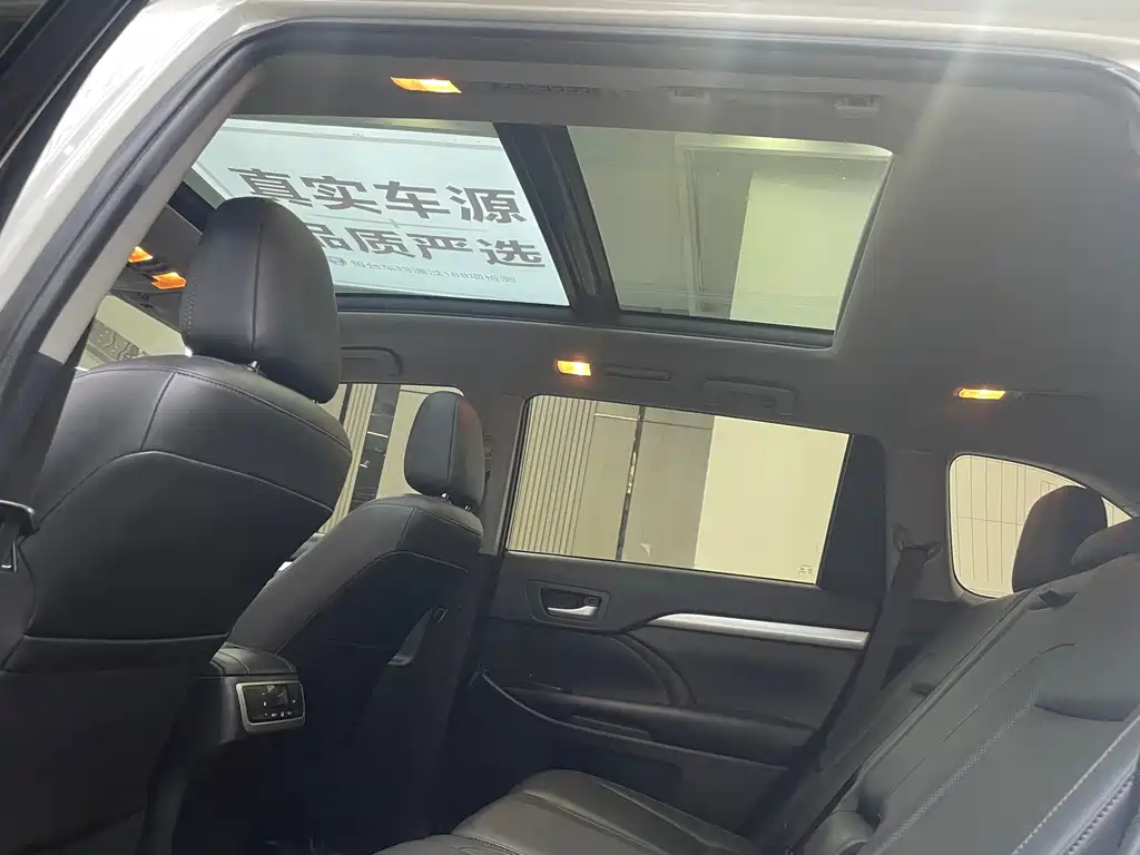 Toyota Highlander — миниатюра 12