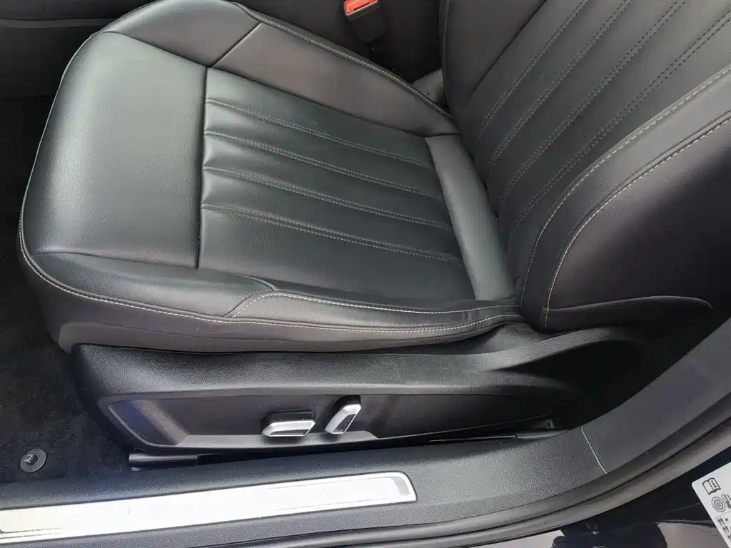 VOLKSWAGEN PASSAT NEW ENERGY