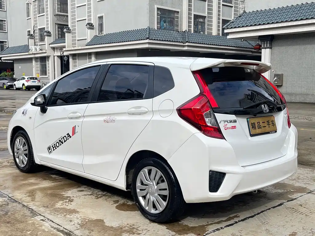 Honda Fit — миниатюра 5