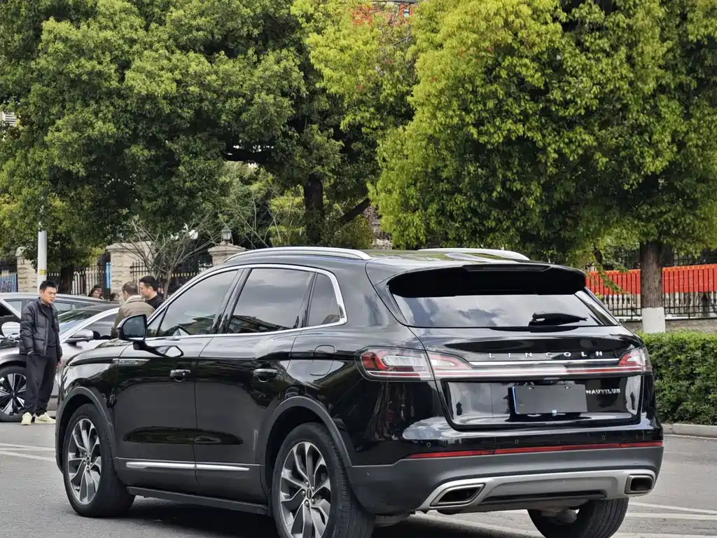 Lincoln Nautilus 2021 2.0T