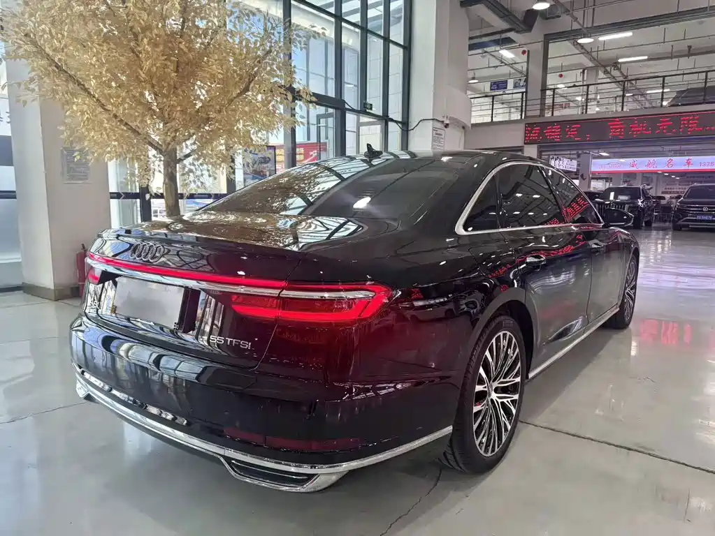 Audi A8 — миниатюра 7