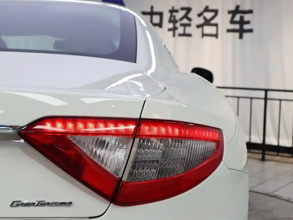 Maserati GranTurismo — миниатюра 21