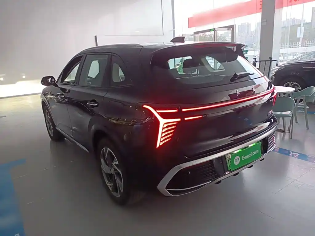 Hongqi Hongqi HS3 PHEV — миниатюра 5