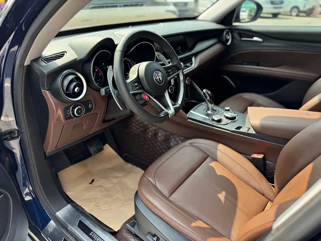 Alfa Romeo Stelvio — миниатюра 9