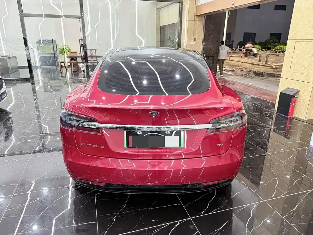 Tesla Model S — миниатюра 5