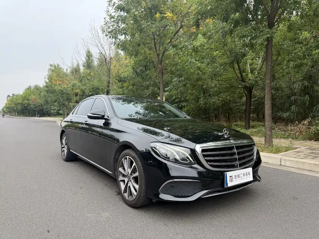 Mercedes-Benz E-Class — миниатюра 3