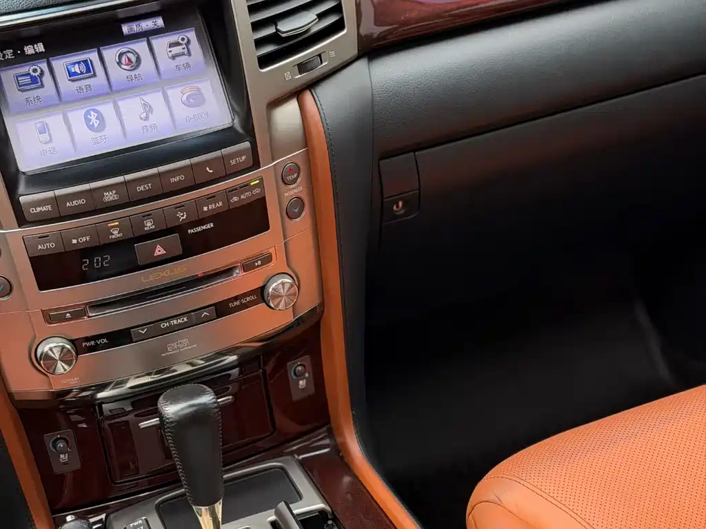 Lexus LX 2013 570