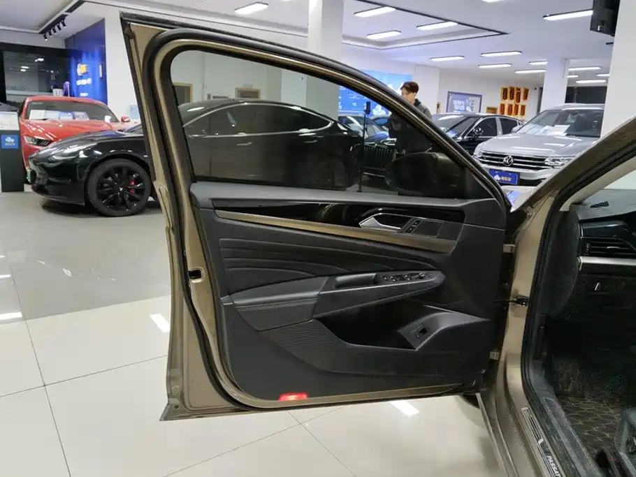 Volkswagen Passat — миниатюра 7