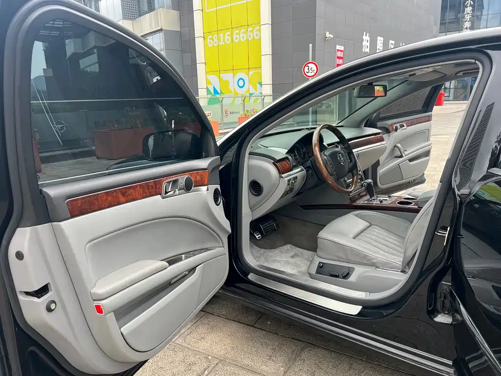 Volkswagen Phaeton — миниатюра 4