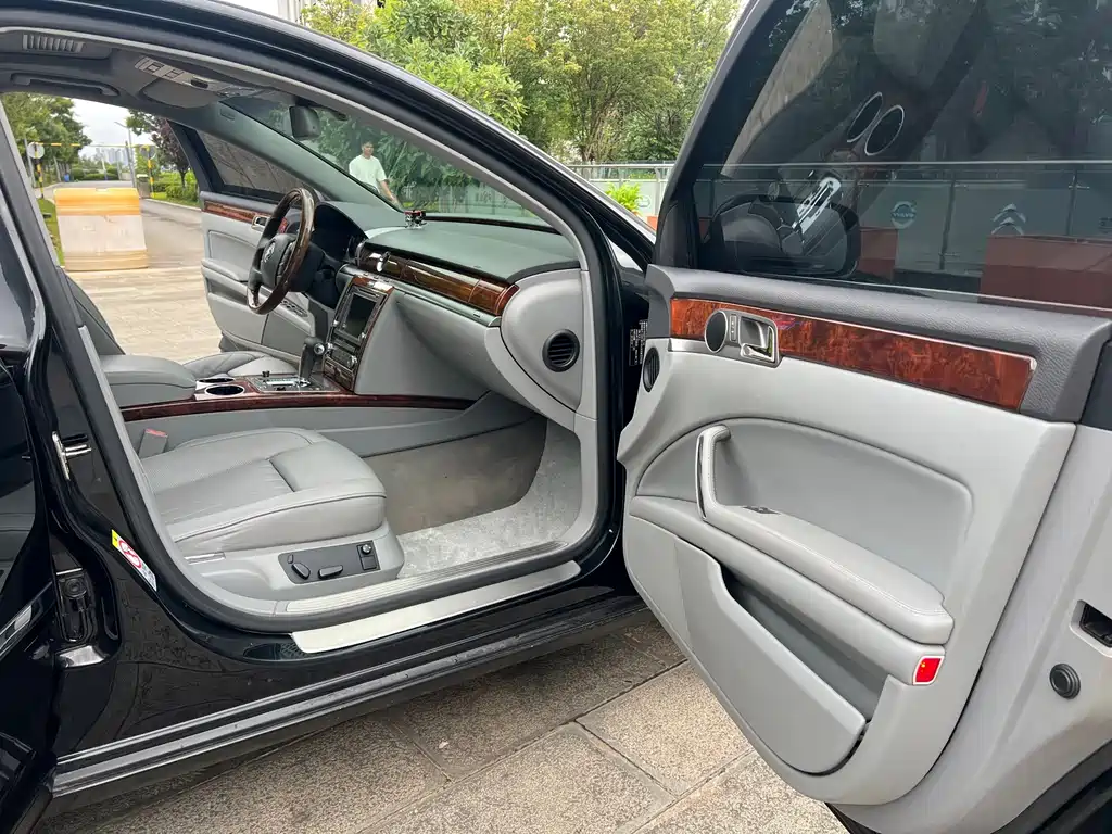 Volkswagen Phaeton — миниатюра 6