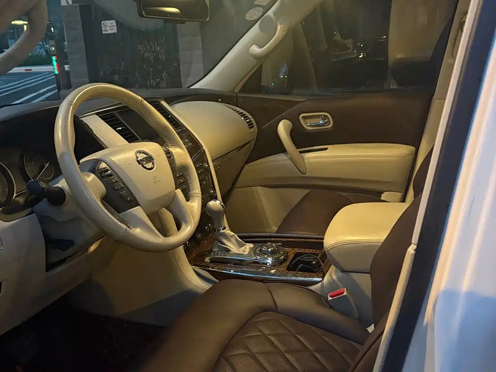 Nissan Patrol — миниатюра 3