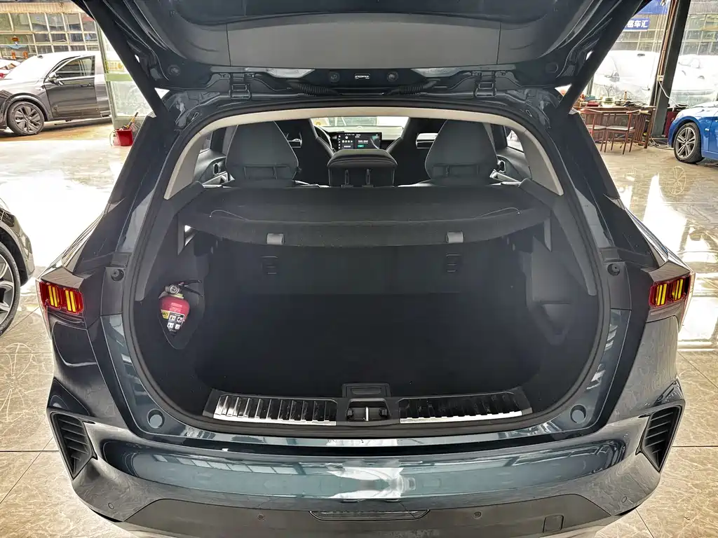 Lynk & Co 06 Remix 1.5T Shine Halo, фото 7