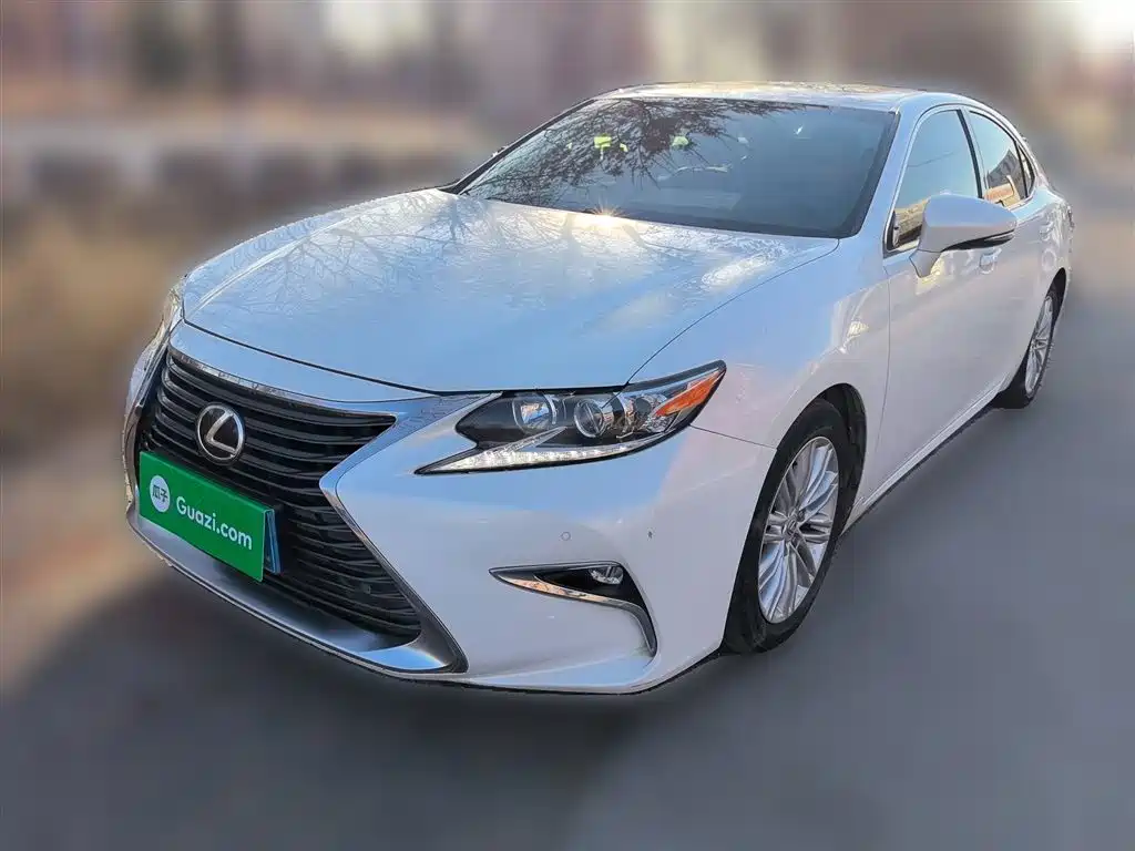 Lexus ES 2016