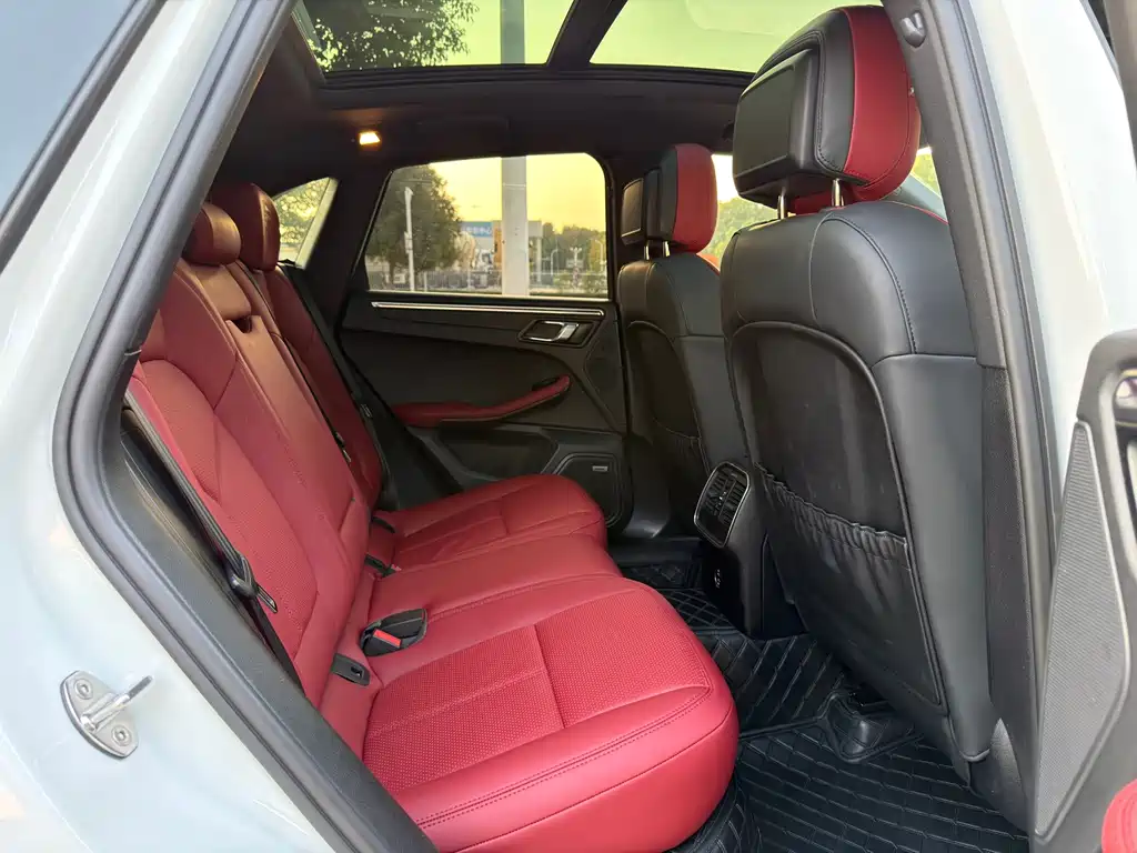 Porsche Macan — миниатюра 9