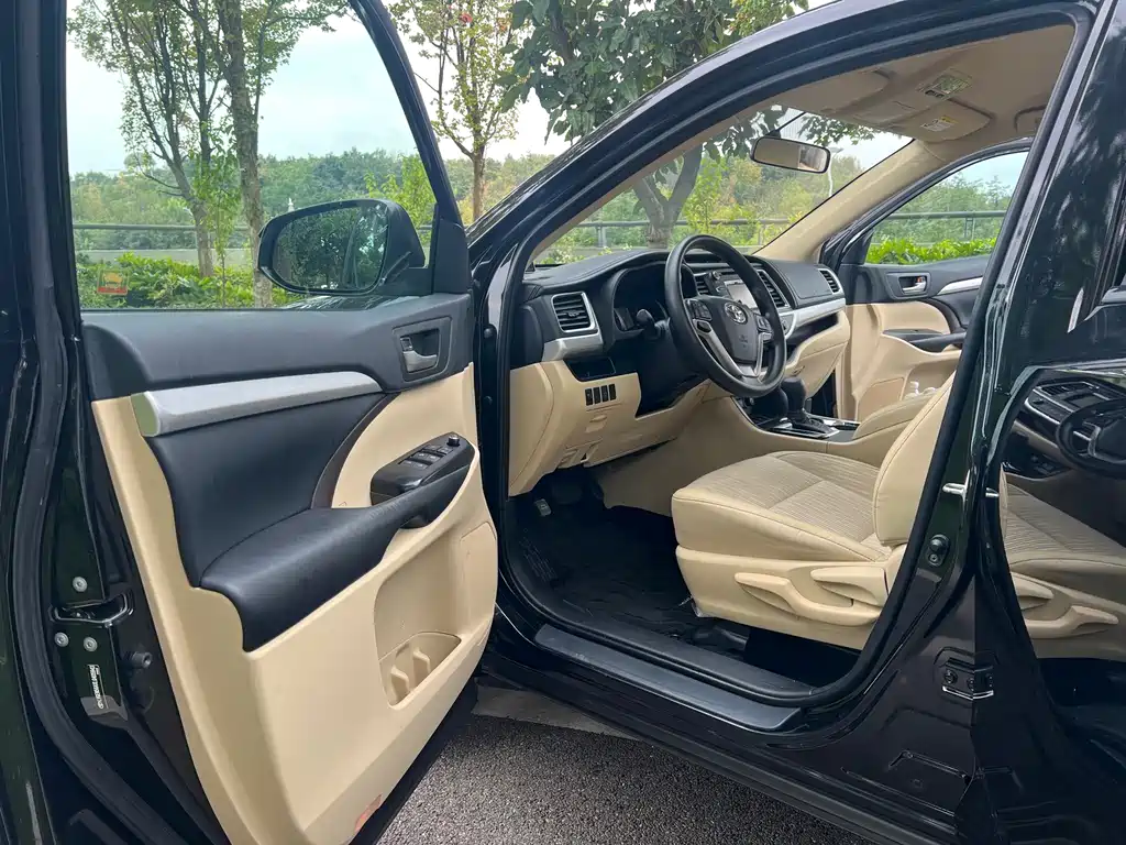 Toyota Highlander — миниатюра 4