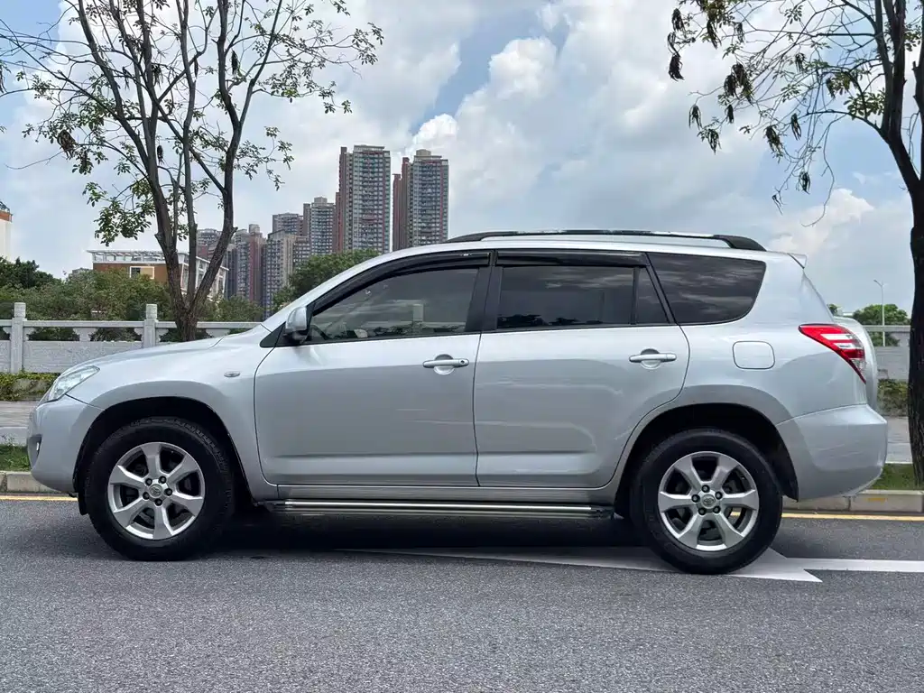 Toyota RAV4 2013 2.0L AT