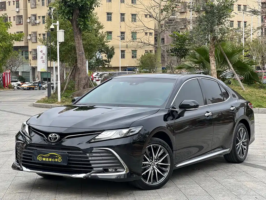TOYOTA CAMRY