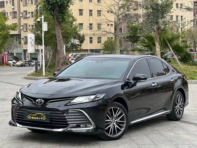 TOYOTA CAMRY