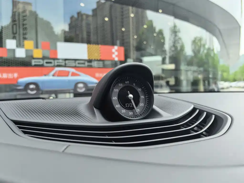 Porsche Taycan 2025 Taycan