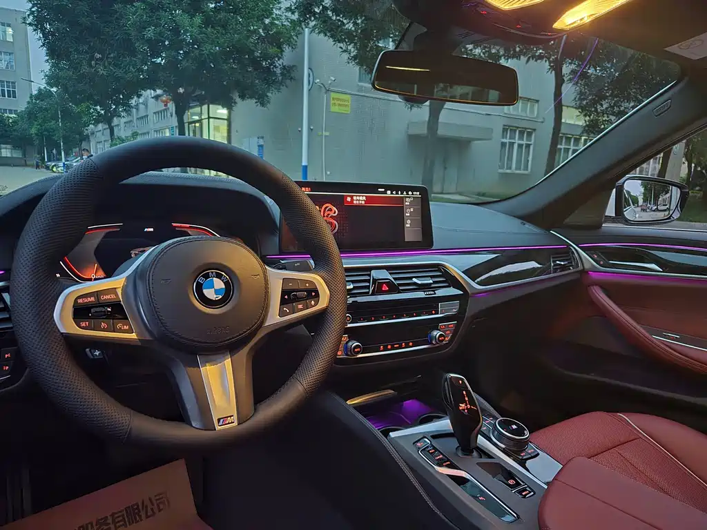 BMW 5 Series — миниатюра 11
