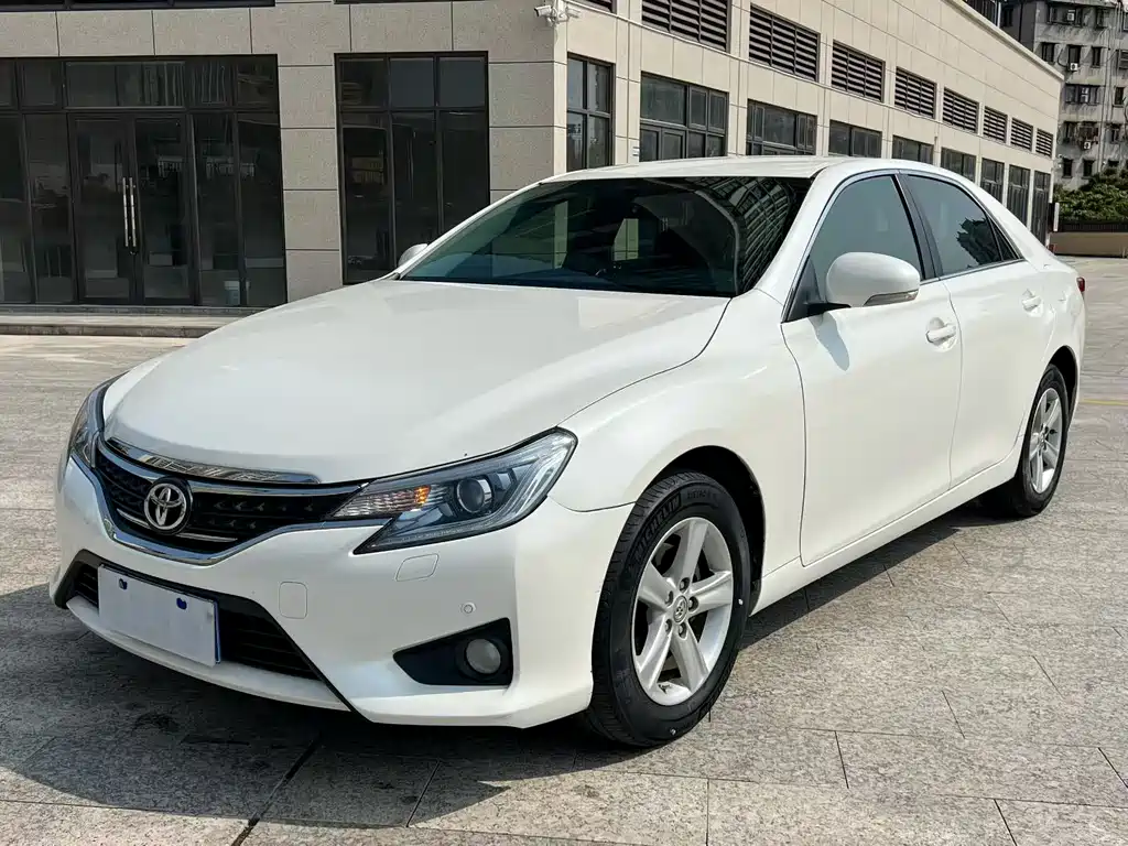 Toyota Reiz 2014