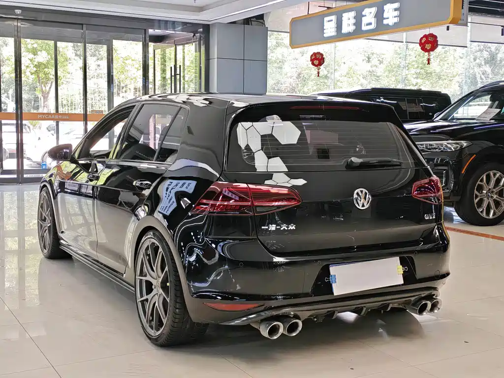 VOLKSWAGEN GOLF GTI