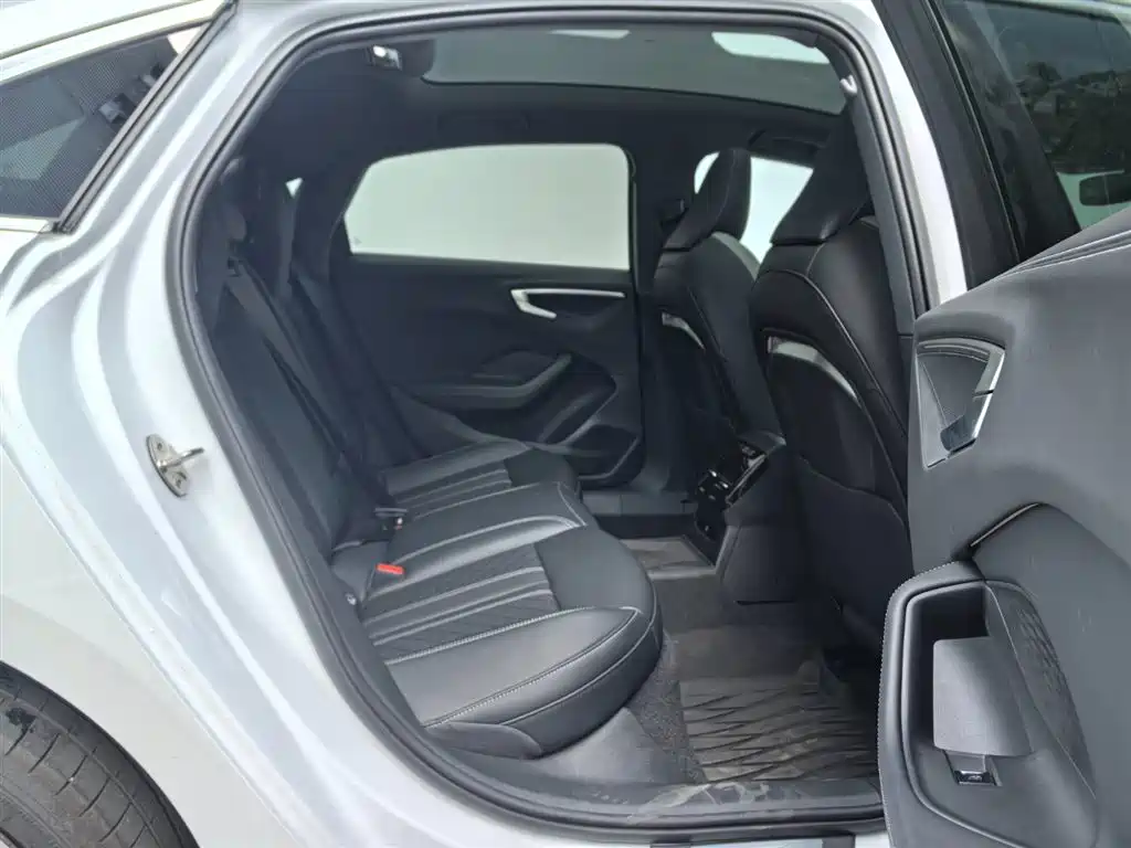 Audi A5L — миниатюра 15