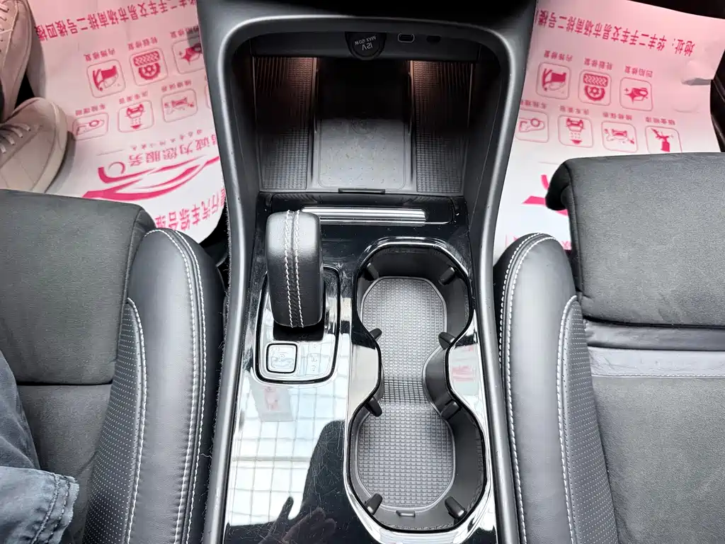 Volvo XC40 NEV — миниатюра 16
