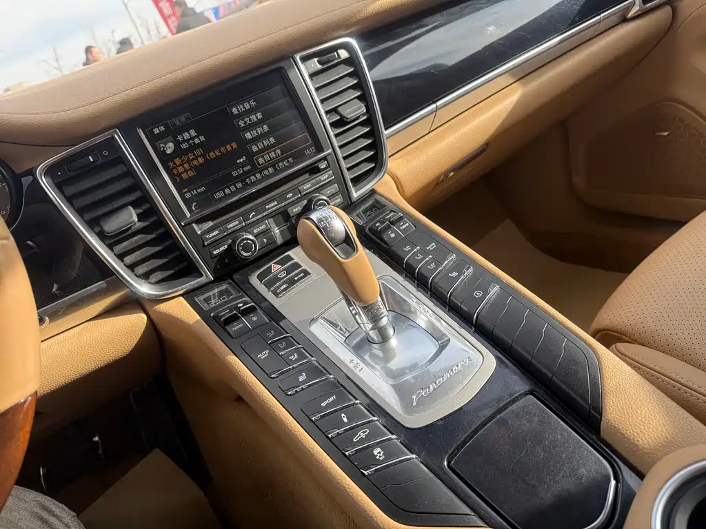 Porsche Panamera 2014 Panamera 4 3.0T
