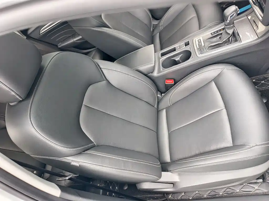 Roewe i6 Classic 20T Auto Internet Smart Edition, фото 23