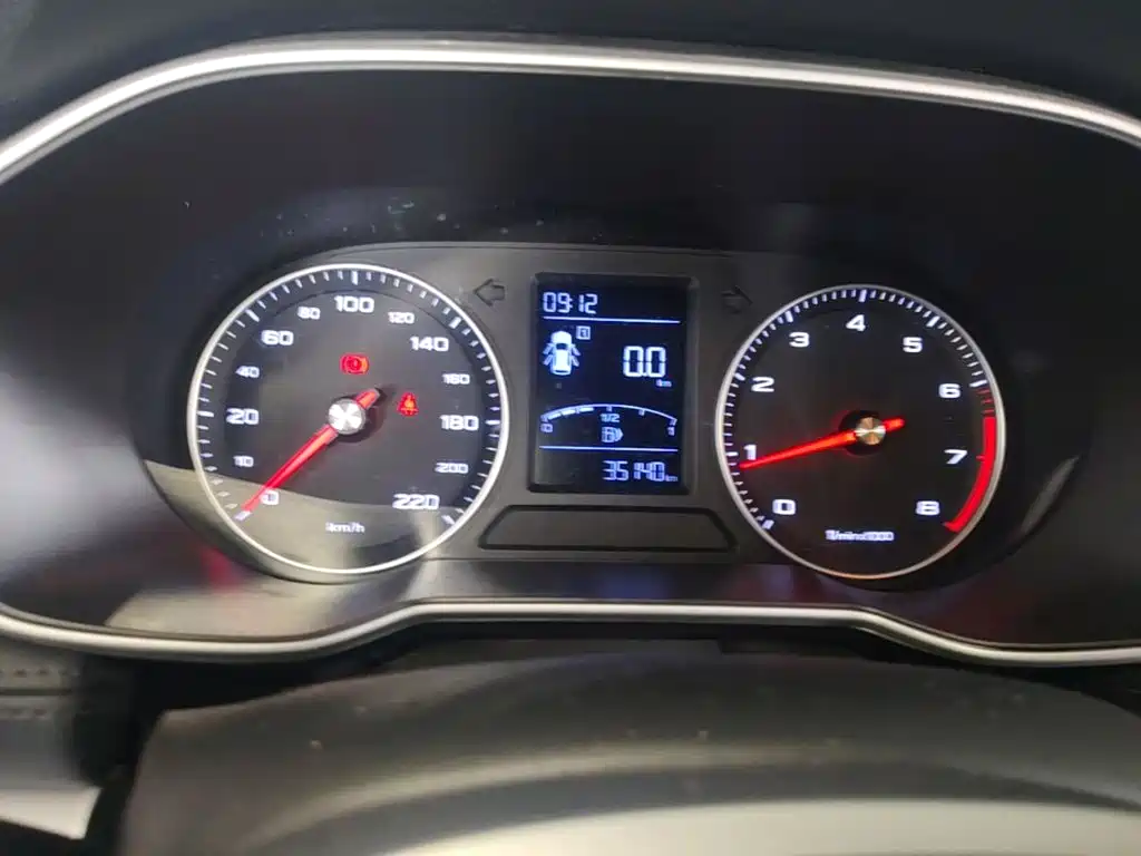 Roewe RX3 — миниатюра 12