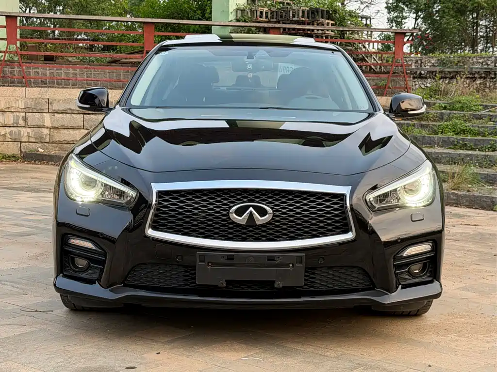 Infiniti Q50L 2015 2.0T Sport