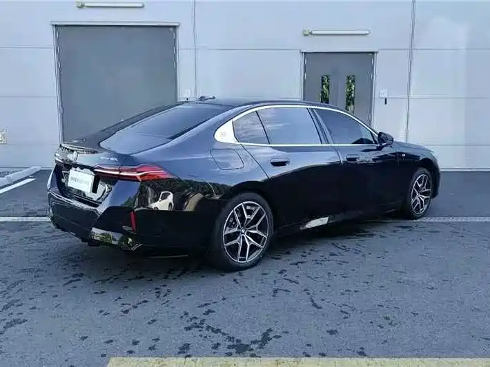 BMW i5 — миниатюра 4