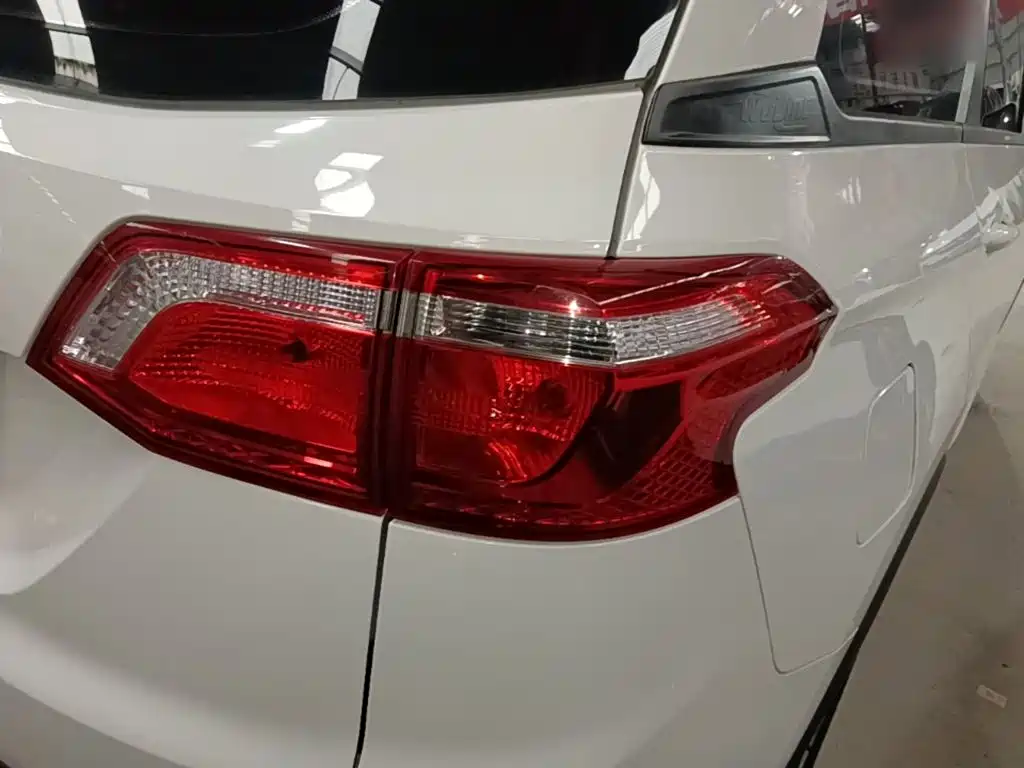 Wuling Hongguang S3 — миниатюра 8
