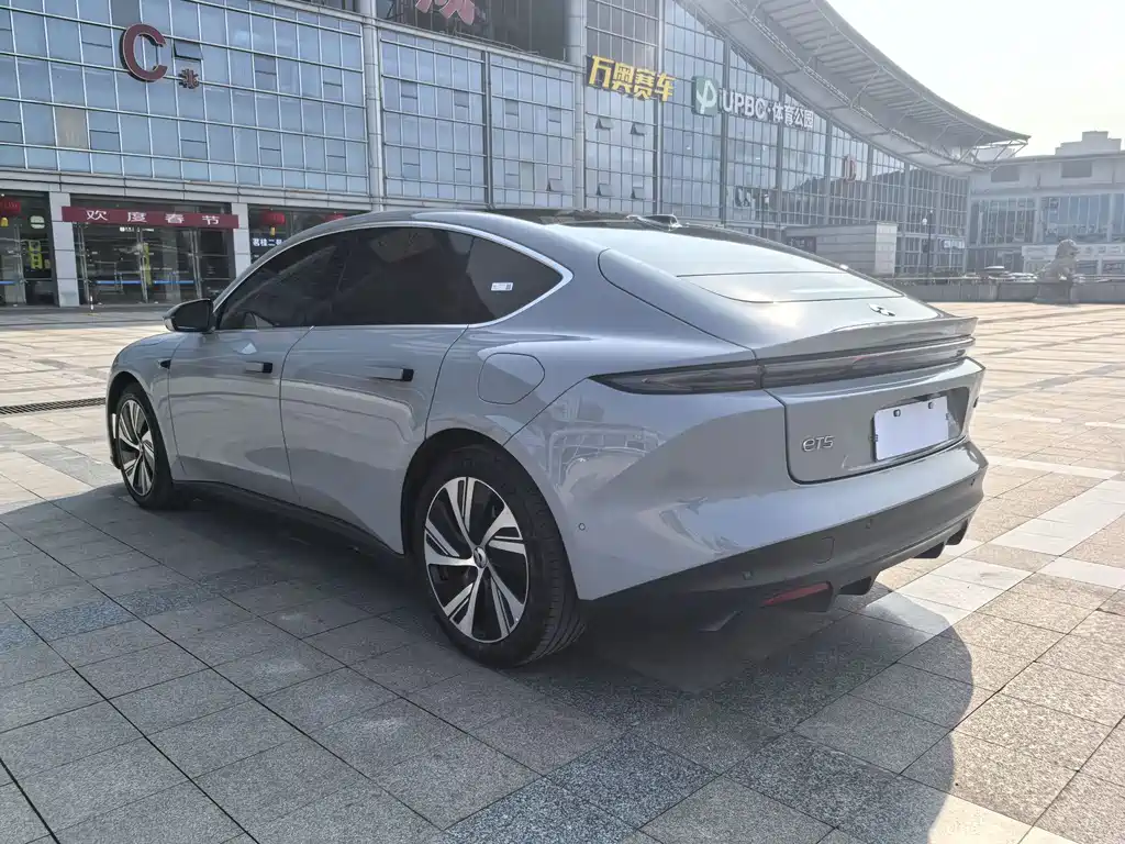 NIO NIO ET5