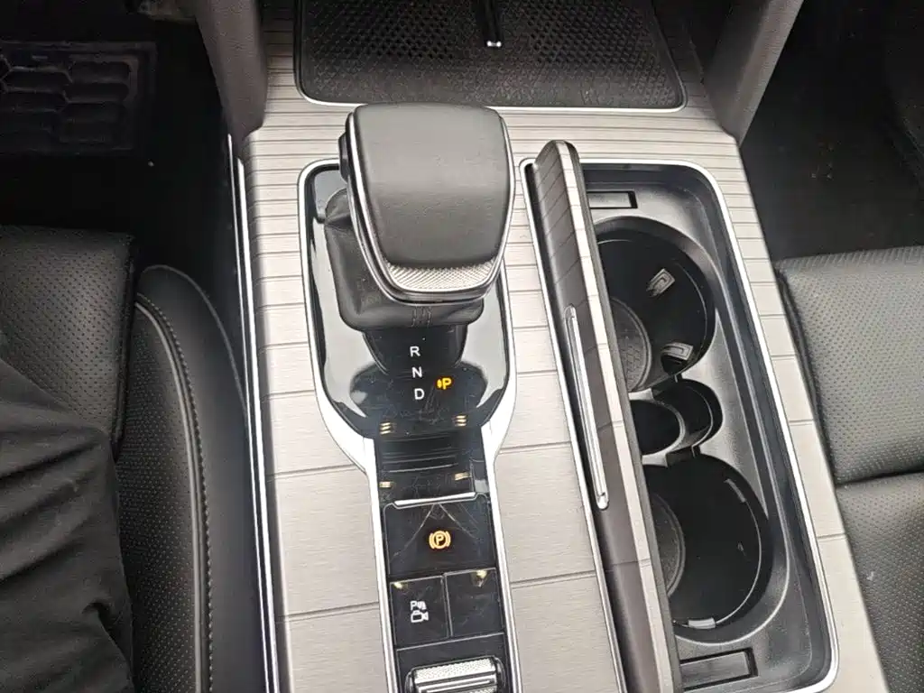 Hongqi Hongqi HS7 PHEV — миниатюра 13